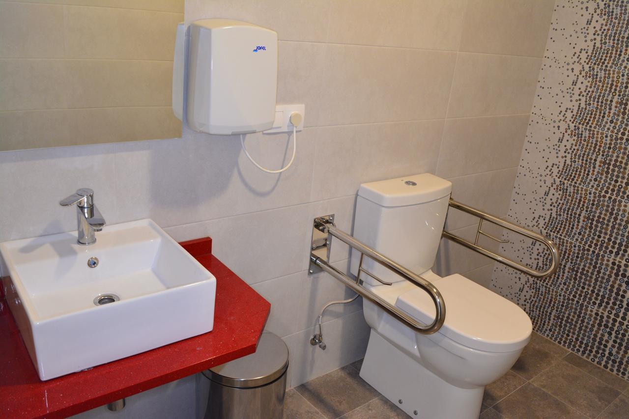 Hotel Mica Palas de Rei Bagian luar foto