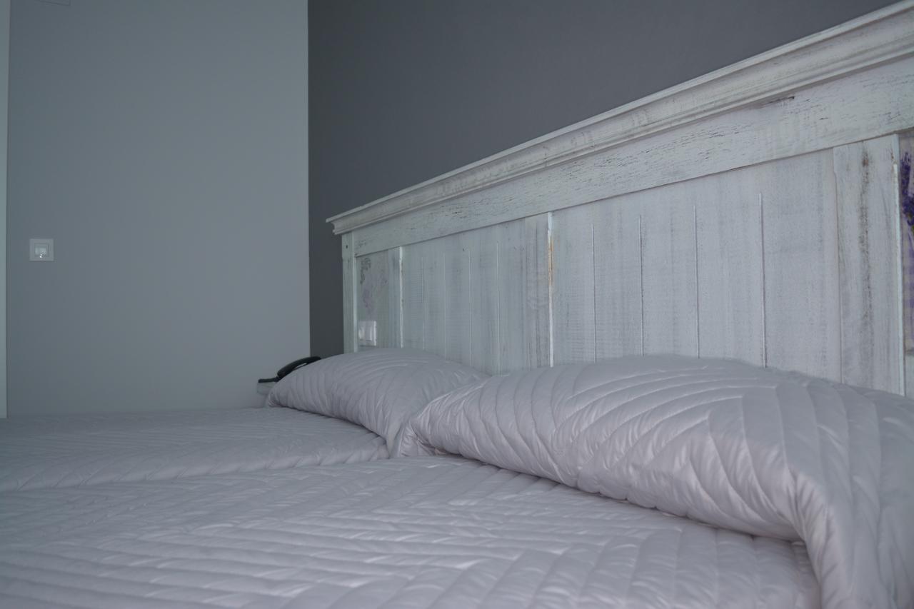 Hotel Mica Palas de Rei Bagian luar foto