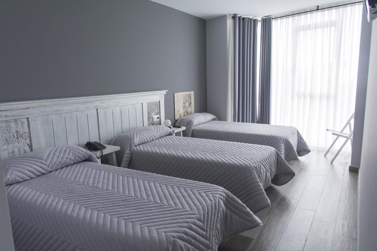 Hotel Mica Palas de Rei Bagian luar foto